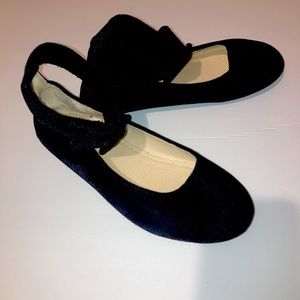 Gap girls velvet flats